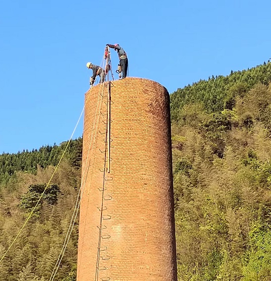 高空拆除公司:綠色拆除,融合安全與環(huán)保